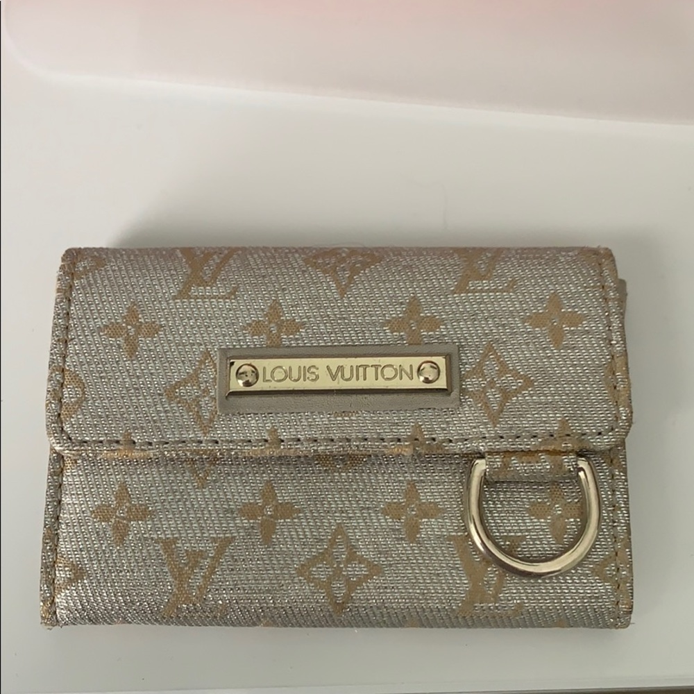 Louis Vuitton mini wallet